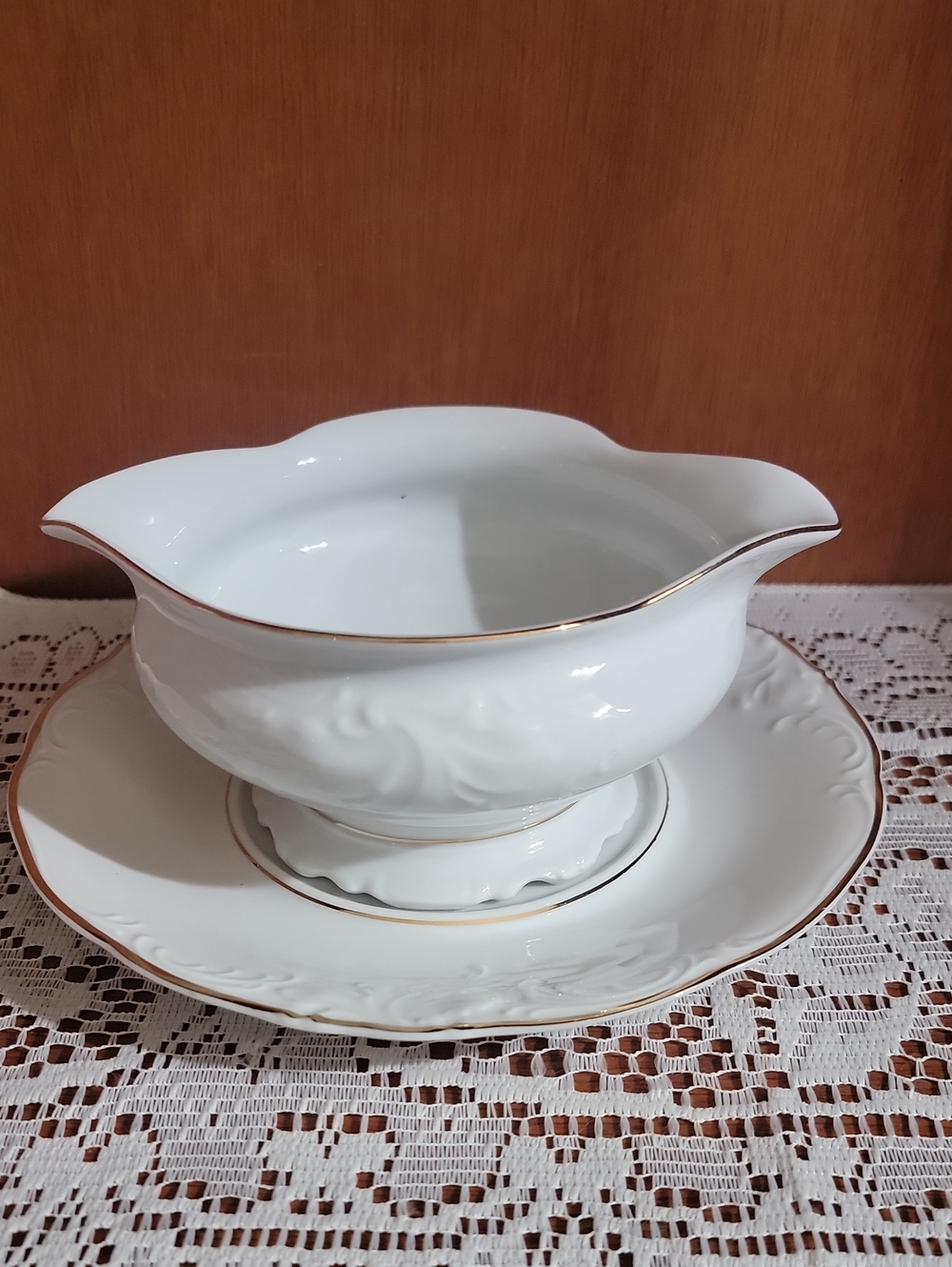 Royal Kent Round Gravy Boat With Underplate- Poland